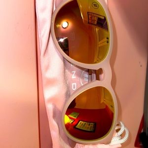 💘 BLENDERS GUAVA QUEEN SUNGLASSES 💘